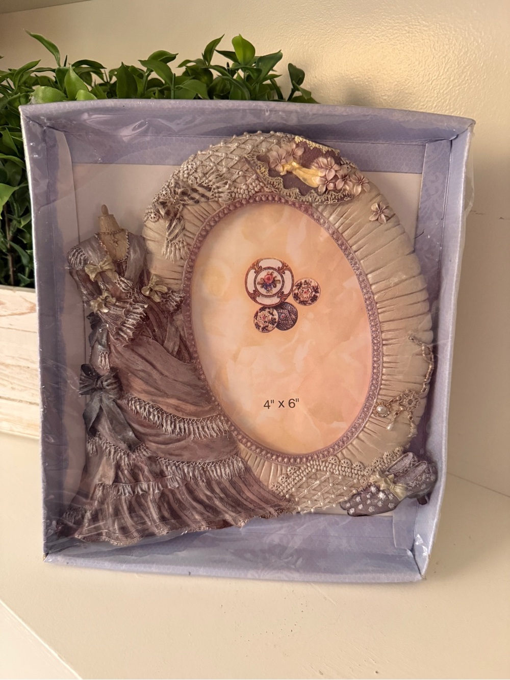 Victorian Lady 4x6 Photo Frame Shabby Chic Resin Picture Frame New in Box